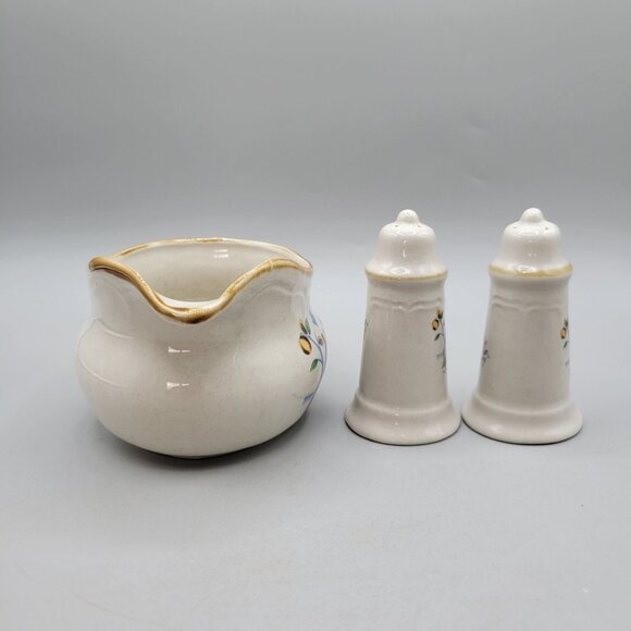 Vintage Heartland Gravy Boat Salt Pepper Shakers Floral Country House Design - Picture 2 of 10